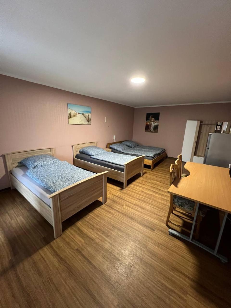 Messe Und Monteurzimmer Sehnde Exteriér fotografie