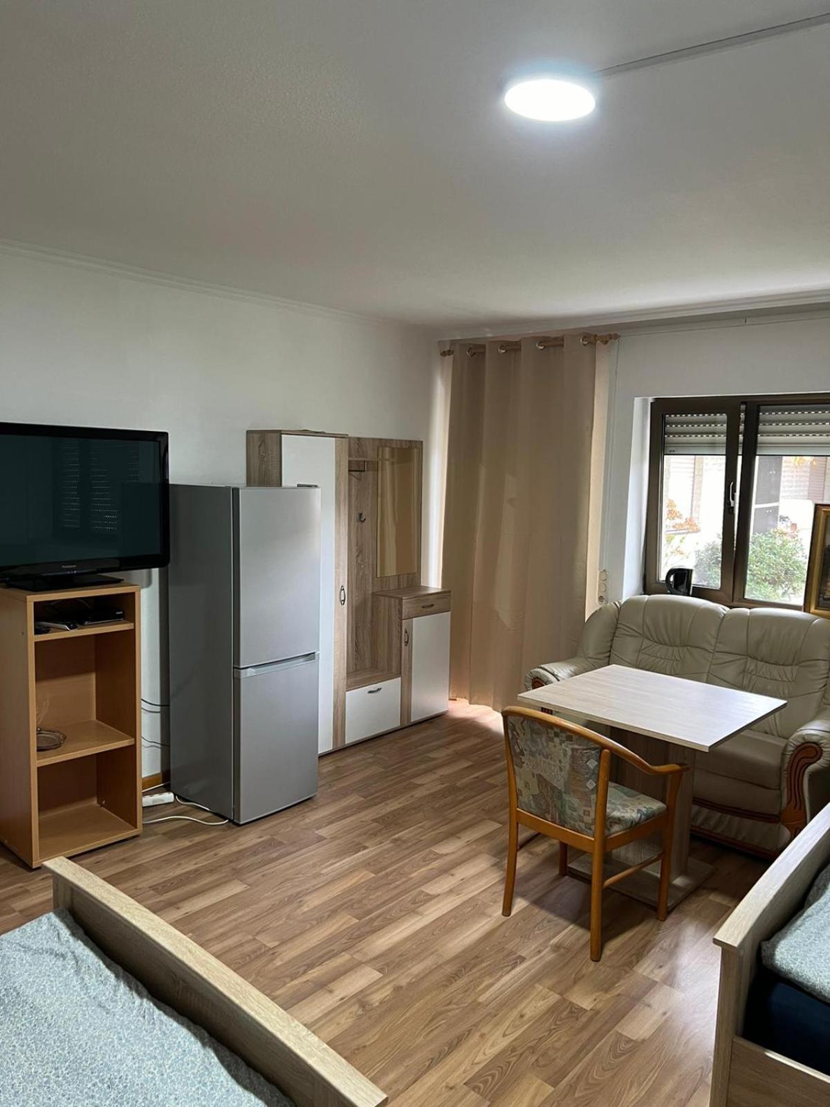 Messe Und Monteurzimmer Sehnde Exteriér fotografie